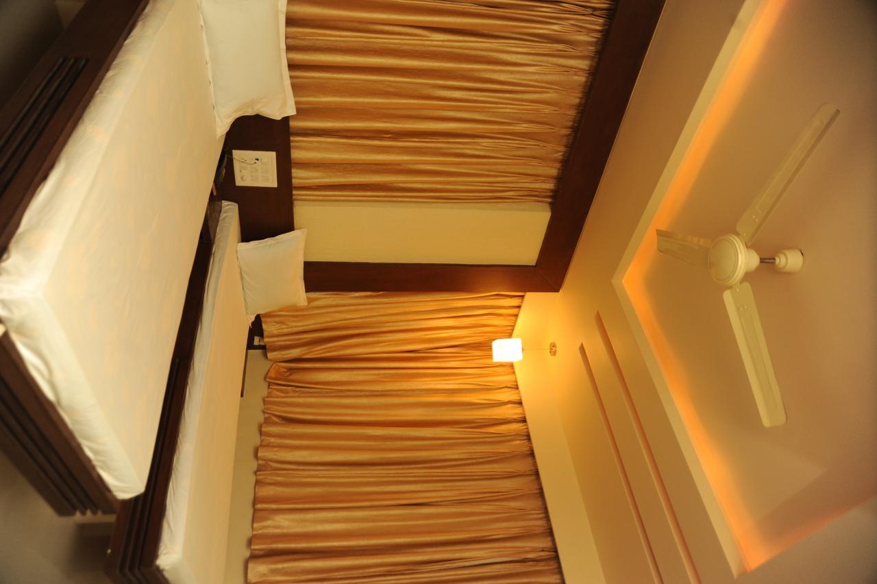 Tulsi Motel Nadiad Exterior photo