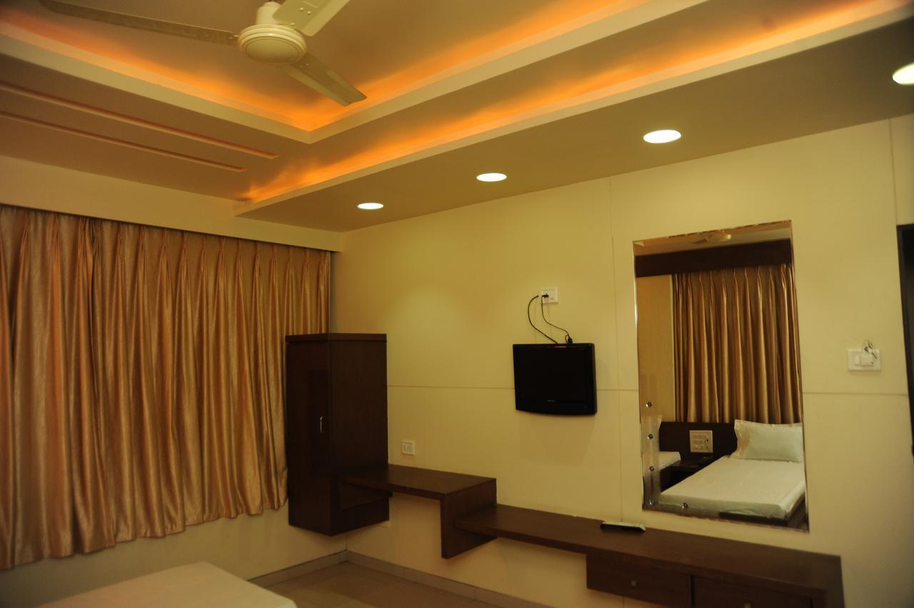 Tulsi Motel Nadiad Exterior photo